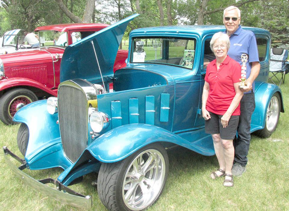 Street Rods / 1st - Norbert &amp; Judy Koenig - 1932 Chevy