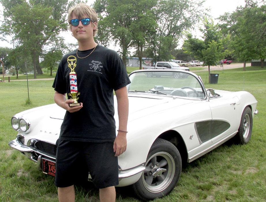 1900 - 1964 Modified / 1st - Logan Bohnet - 1962 Chevy Corvette