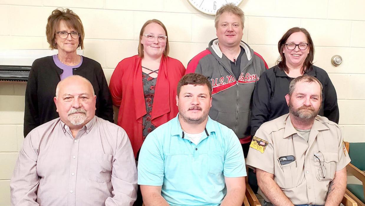 Members of the 2022-23 city council are shown above. Back row, l to r: Guyla Husman, Ashley Lozano, Cory Graber, and Kristi Drey. Front row, l to r: Mayor Al Cerny, Guhner Kepler, and Darwin Grim.