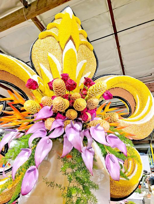 The fleur-de-lis on the front of the float were the only moving parts.
