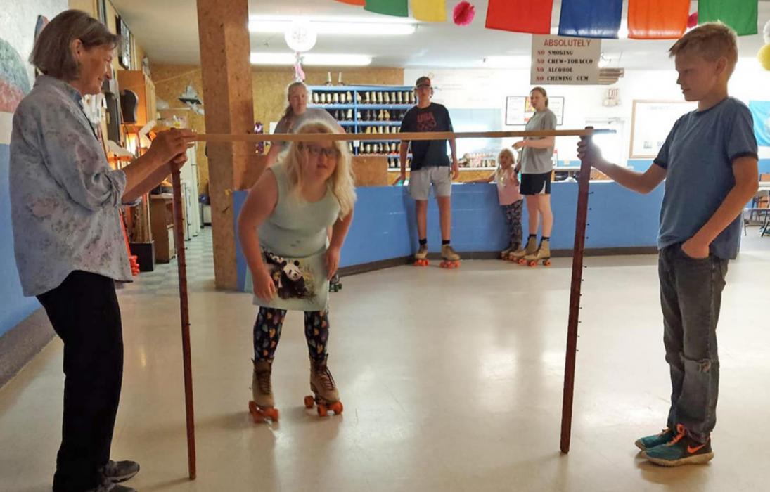 Future Leaders of 4-H hold party at Skatetown