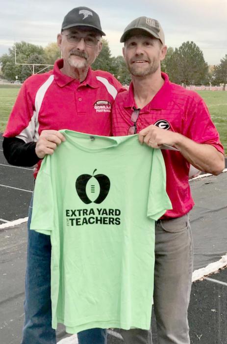 Hansen receive Extra Yard award