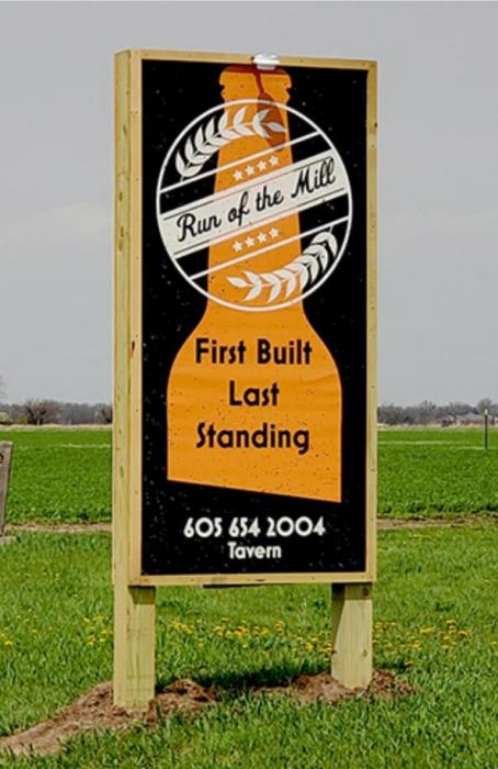 The establishment’s sign greets travelers along the highway.