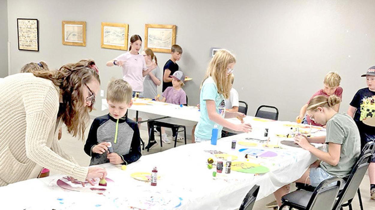 Creativity flourishes at Gregory County 4-H stencil workshop