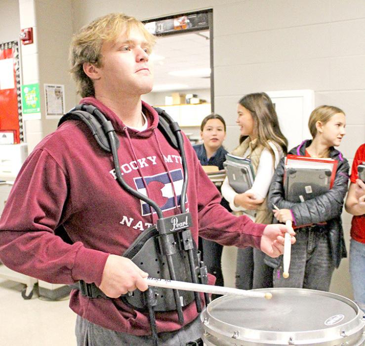 School holds 3rd annual Thanksgiving
