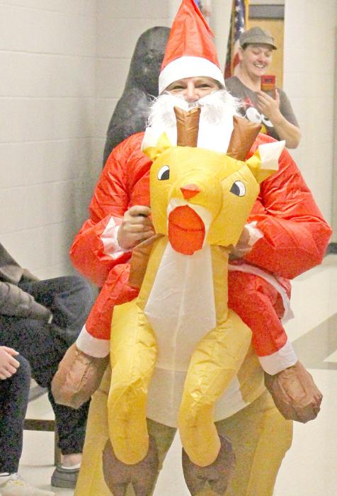 School holds 3rd annual Thanksgiving
