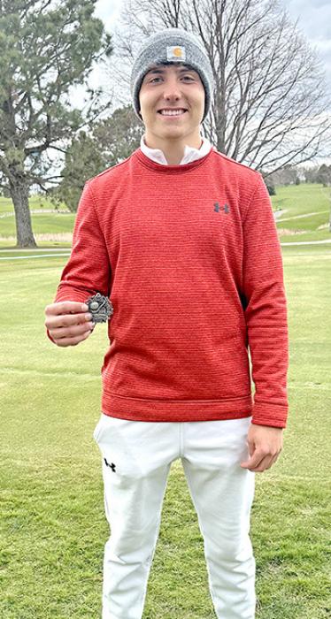 Weather puts damper on golf scores