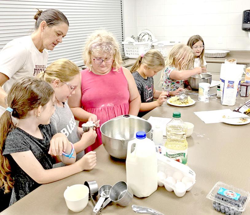 Summer 4-H workshops end season with muffins