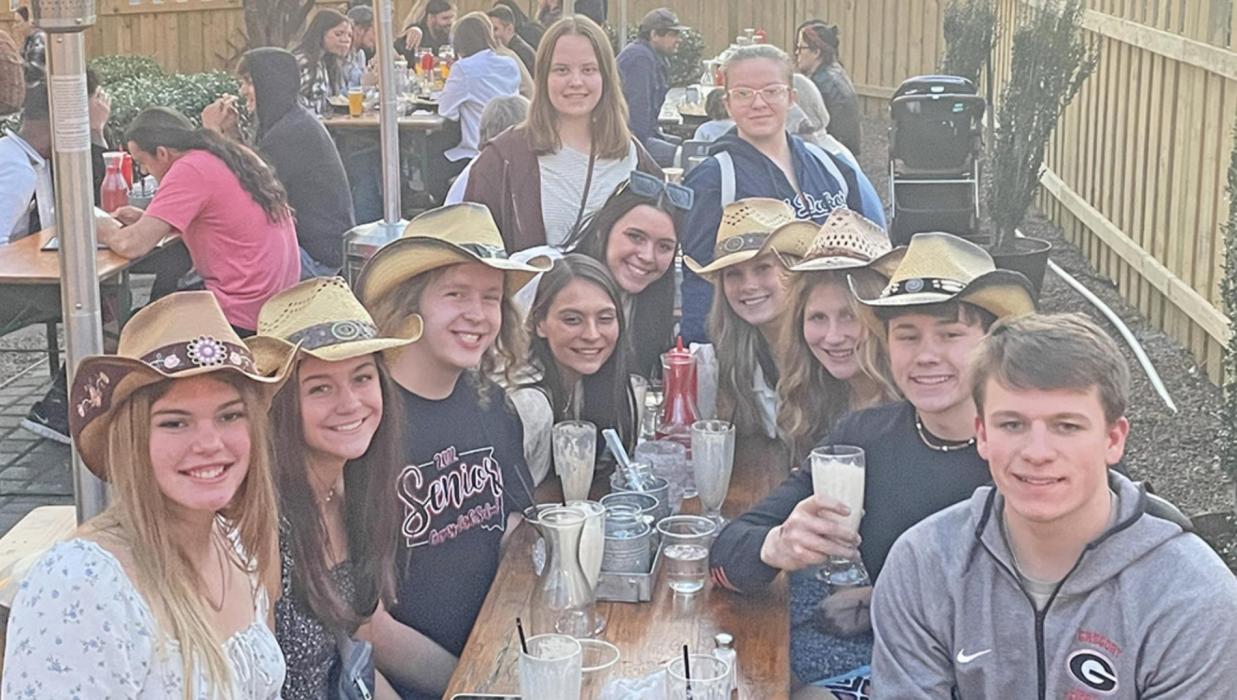 Many of the students bought cowboy hats as a memento of their trip. Although they didn’t have cowboy boots, their hats were the perfect accessory for the afternoon learning to line dance at the Wild Horse Saloon.