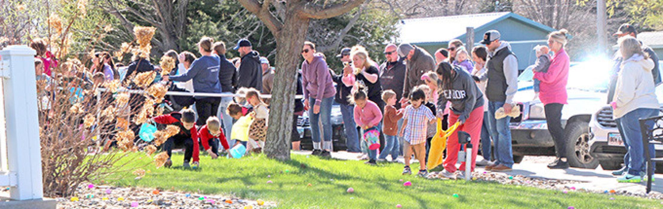 Silver Threads Easter Egg Hunt draws a lot of kids