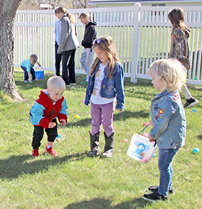 Silver Threads Easter Egg Hunt draws a lot of kids