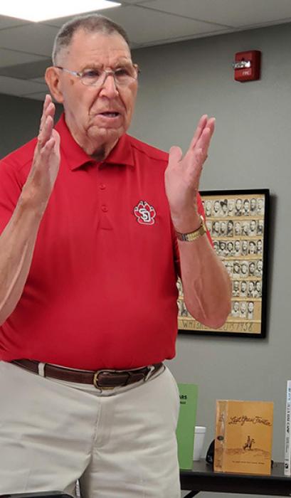 Clarence Shoemaker gives presentation on 1902 roundup