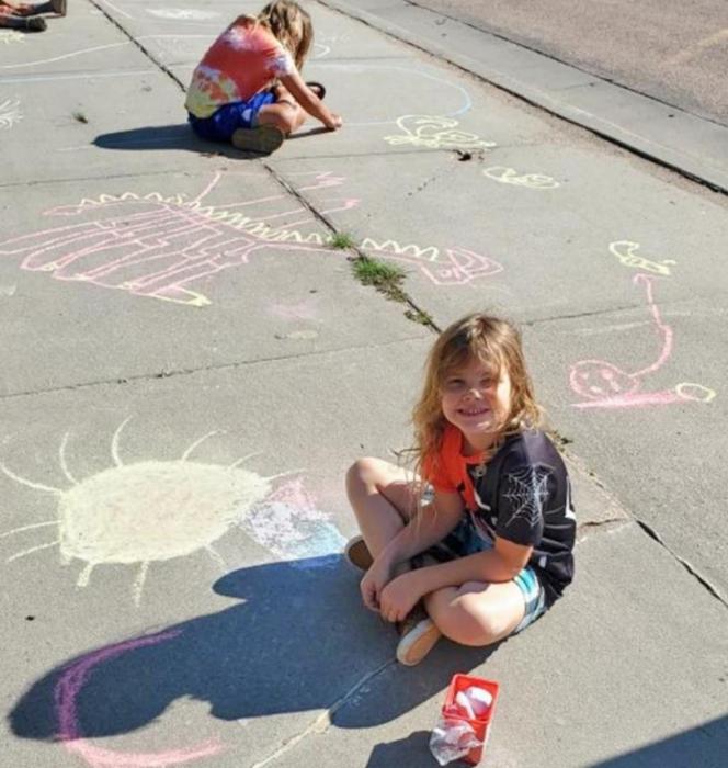 Gregory Co. 4-H decorates Main Street