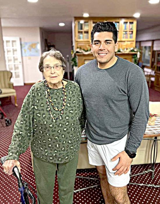 Friendly stranger brings joy to Silver Threads