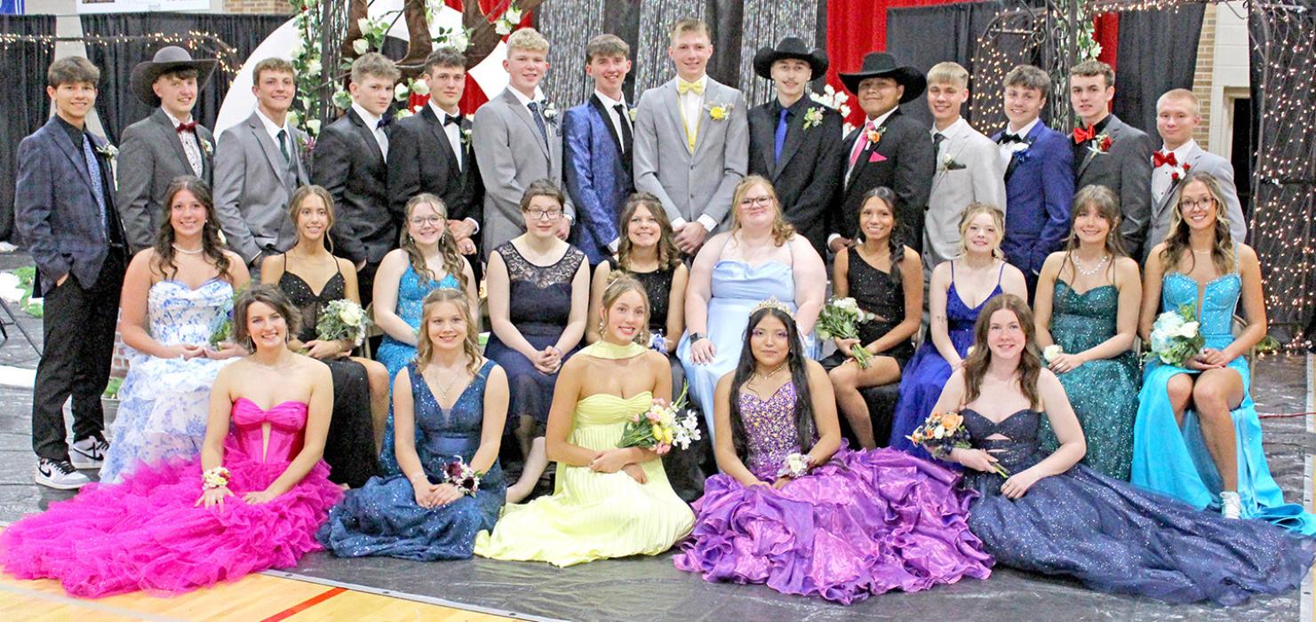 GHS prom was held this past Saturday with the theme of “Midnight Rose Garden”