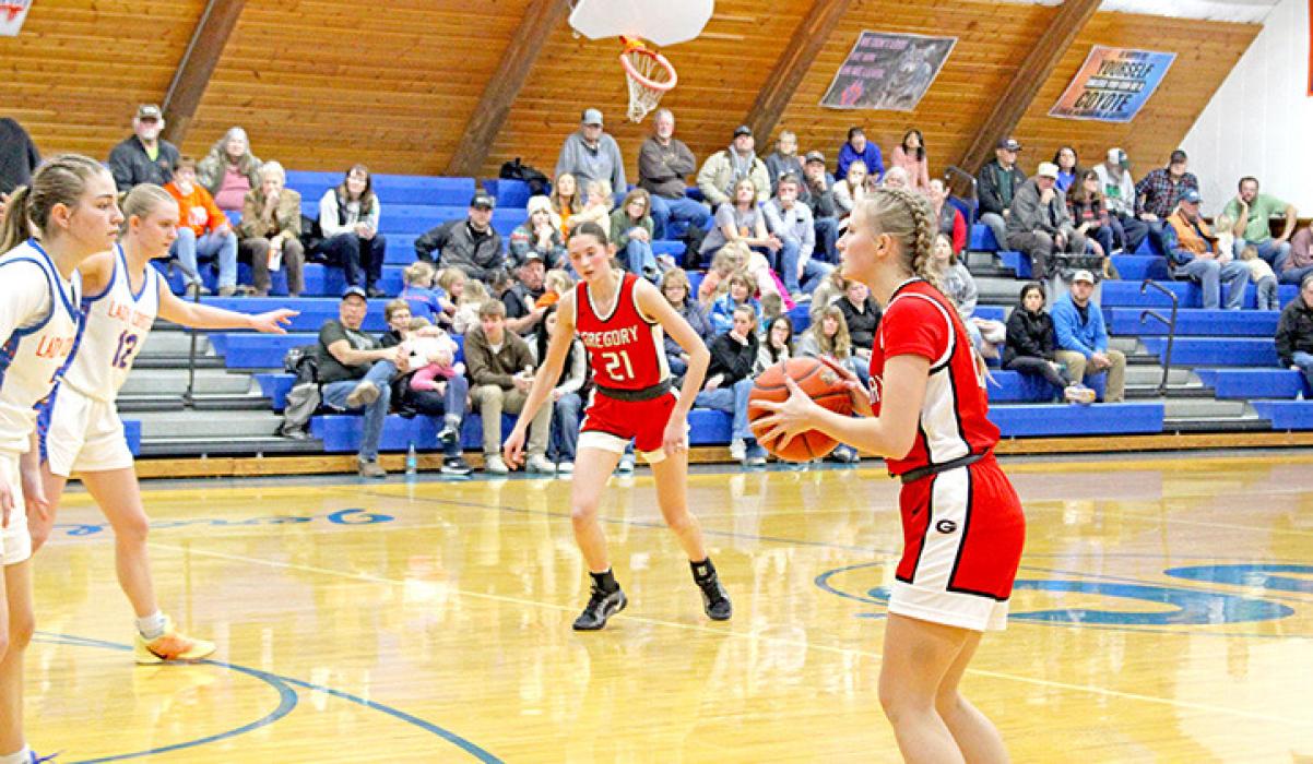 Sadie Carlson eyes the Jones County defense on Friday, January 30, 2026. (Photo by Mya Warnke)