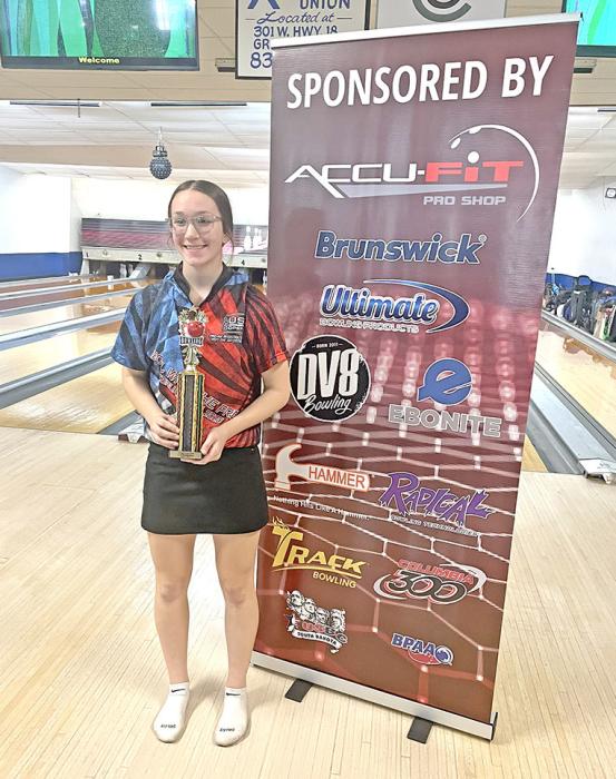 Bree Smart of Sioux Falls won the U 18 division.