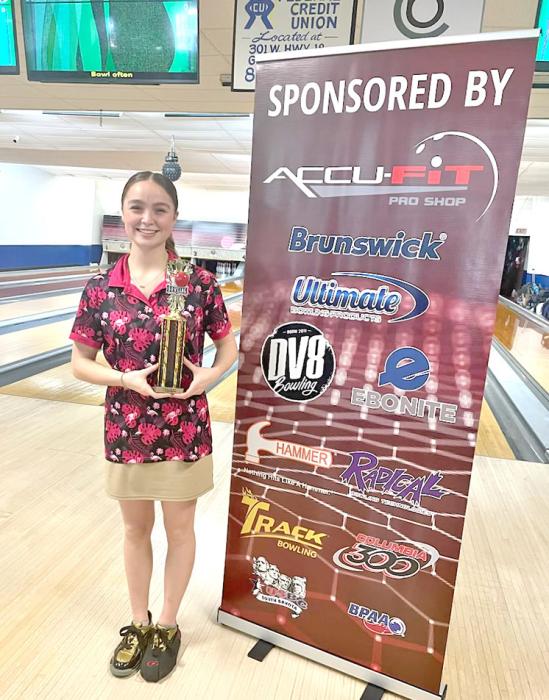 Kennedy Reindl of Salem won the U 15 division.