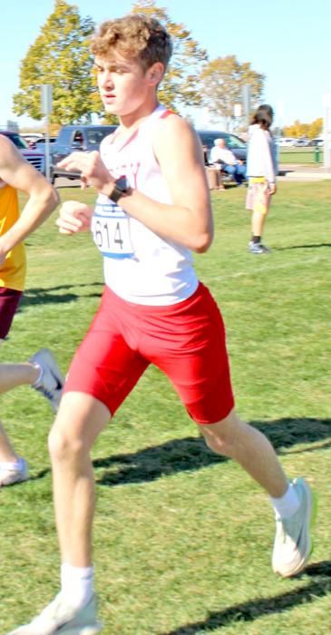 Ryler Stevicks came in close behind teammate Stukel, placing 67th with a 19:23.32 time.