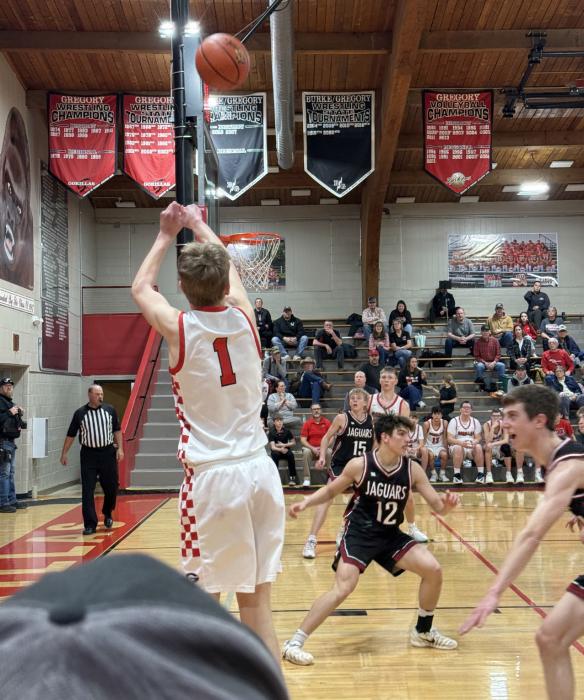 Colt Keiser shoots for three. (Photo by JMe Braun)
