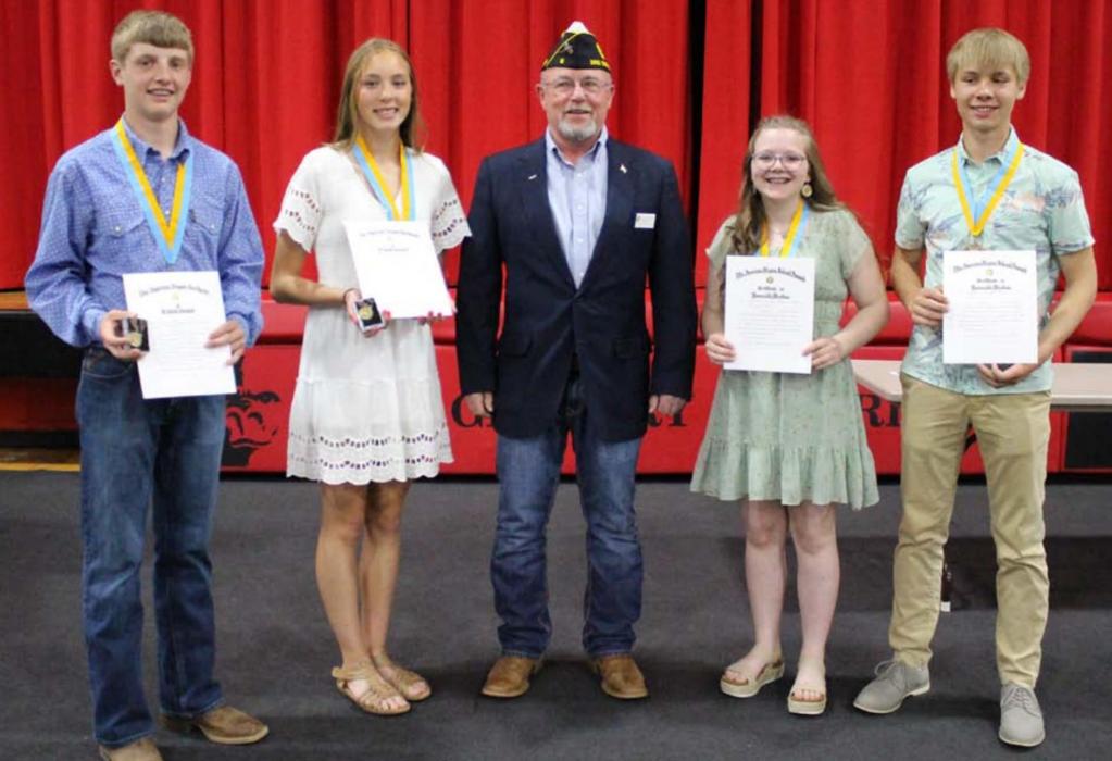American Legion presents awards
