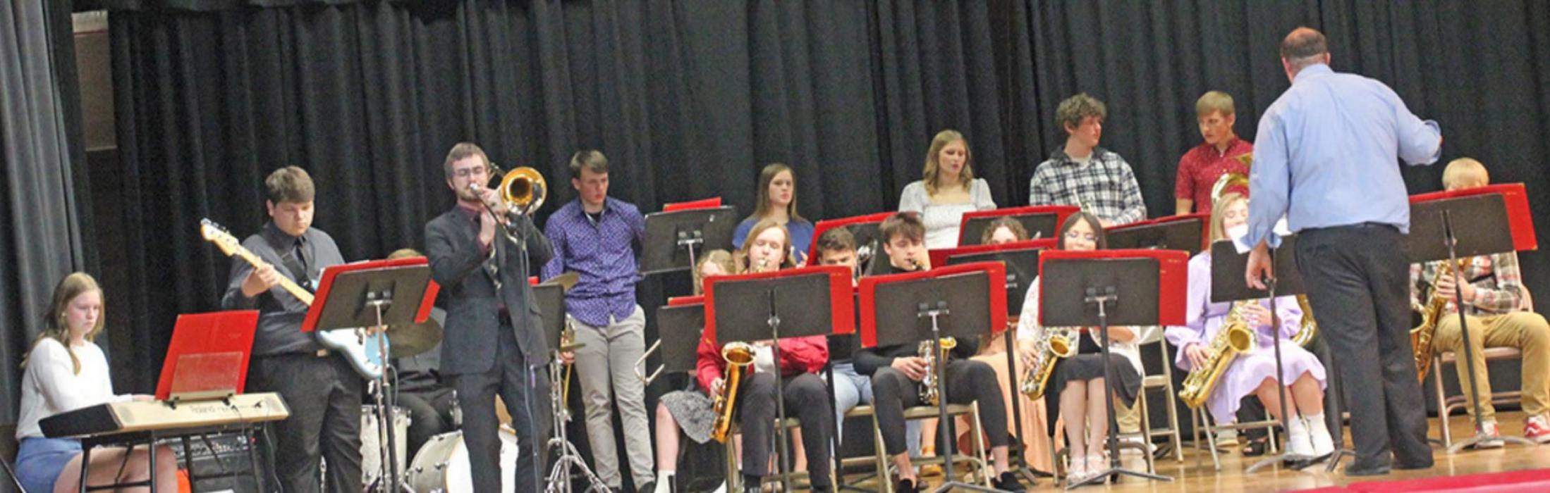Gregory High School students perform at Dinner and a Show