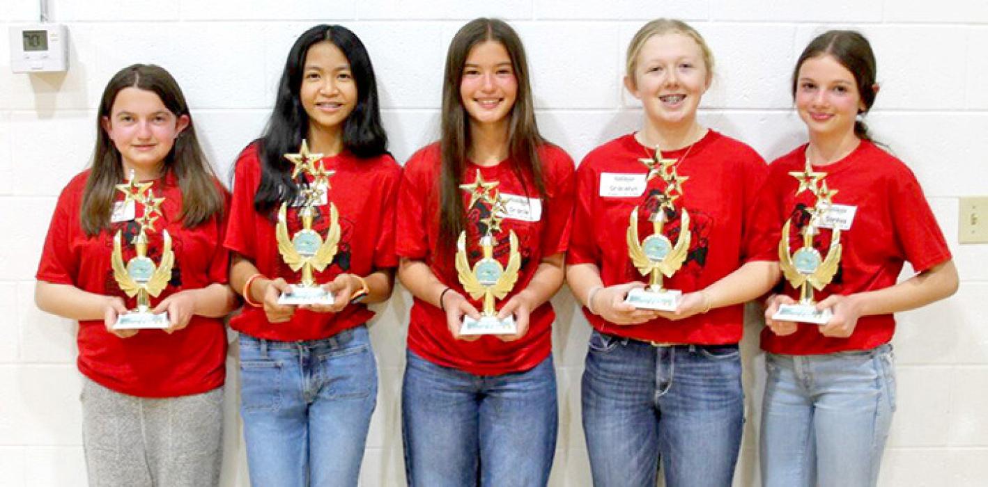 The 6th graders Aryn Baumgartner, Cadey Delfin, Gracie Biggins, Gracelyn Lanz, and Sophia Stevicks received 1st place.
