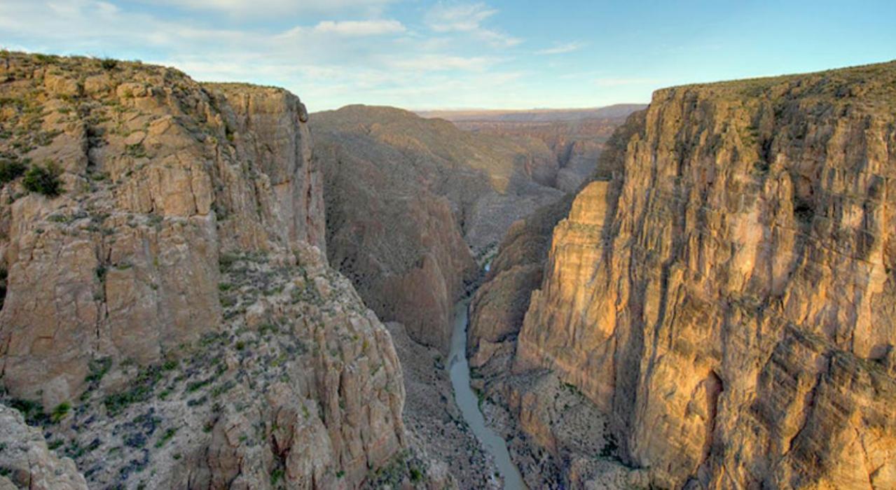 Big Bend National Park, located along the Texas-Mexico border, is named after a large bend in the Rio Grand/Rio Bravo River.