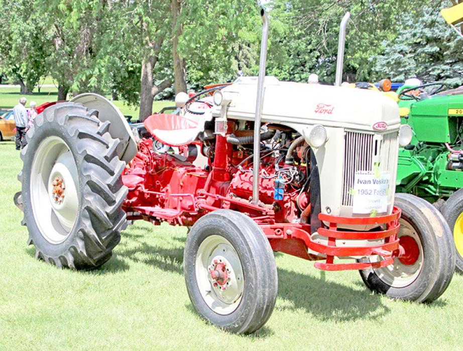 1951-Present Tractor - Ivan Vosika, ‘52 Flat Head Ford