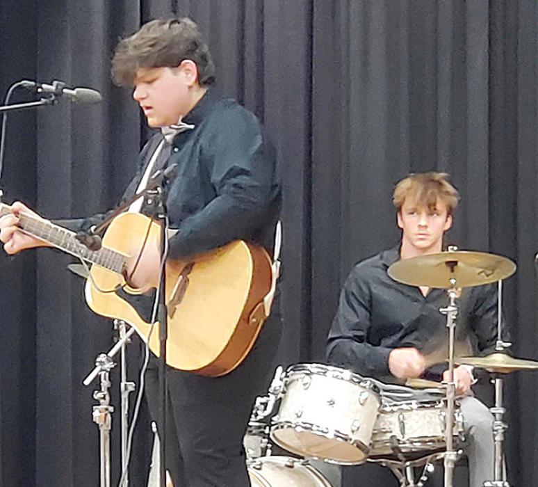 The two Elis (Eli Barreto on guitar and vocals and Eli Fogel on drums) rocked the crowd with Pearl Jam’s Elderly Woman Behind the Counter in a Small Town.