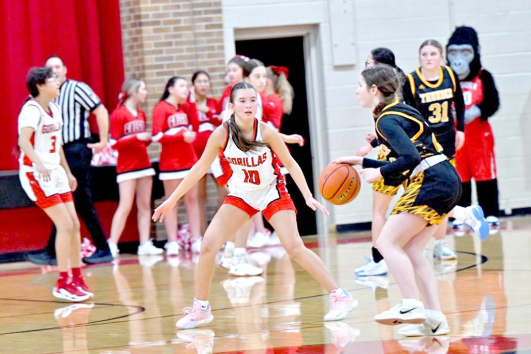 Gracie Biggins keeps her eye on an AC/DC player in the Lady Gorillas home game on January 7, 2025. (Photo by Calli Jo Photography)