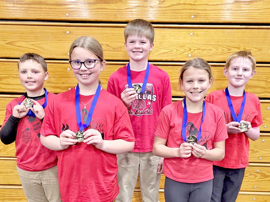 The winning 4th grade team, l to r, Knox Hamilton, Havorly Heyden, William Bolander, Brenlee Braun, and Nickolas Lozano.