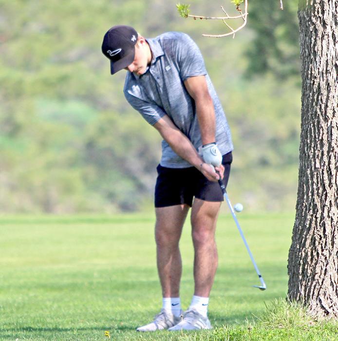 Golfers compete at Bon Homme and home