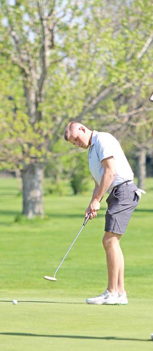 Golfers compete at Bon Homme and home