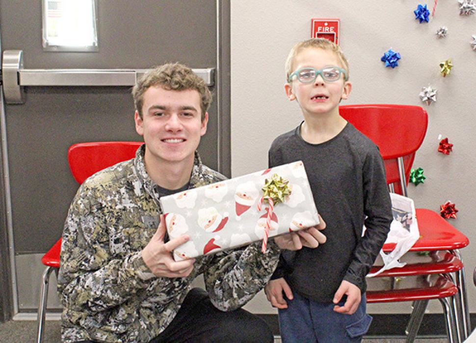 Elementary students shop ‘til they—or the volunteers—drop